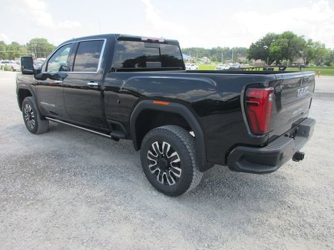 New 2026 GMC Sierra 3500 Denali Ultimate AWD/4WD image 9