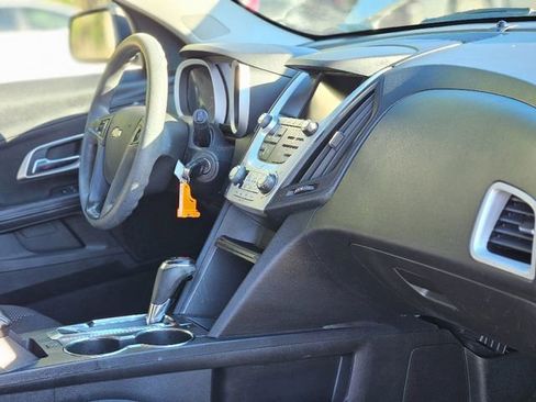 Used 2017 Chevrolet Equinox LS image 13