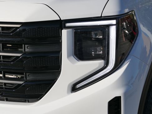 Used 2023 GMC Sierra 1500 Elevation w/ X31 Off-Road Package image 8