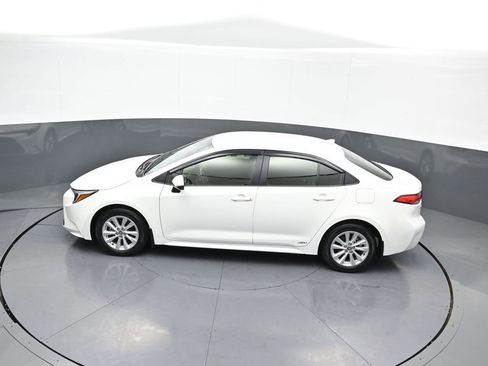 Certified 2025 Toyota Corolla LE image 39