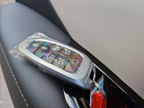 New 2024 Hyundai Tucson Limited image 32