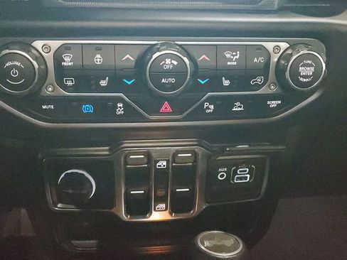 Used 2022 Jeep Wrangler Unlimited Sahara w/ Cold Weather Group image 27