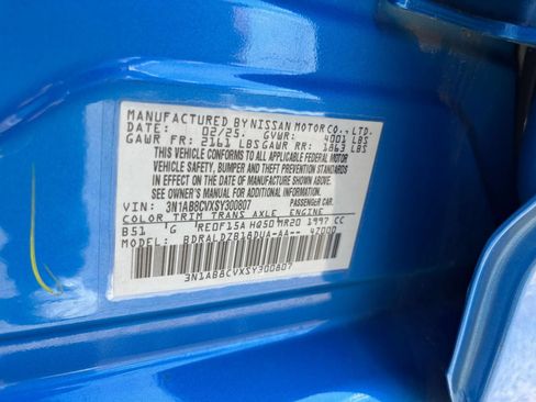 Used 2025 Nissan Sentra SV FWD image 22