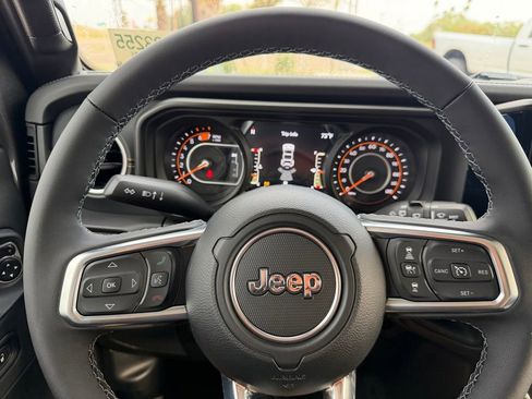 New 2026 Jeep Wrangler Unlimited Sahara AWD/4WD image 23