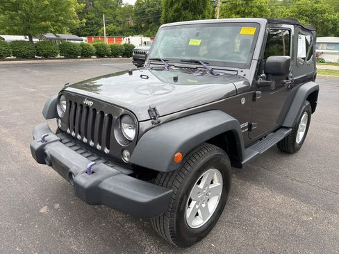 Used 2016 Jeep Wrangler Sport w/ Quick Order Package 23S AWD/4WD image 9
