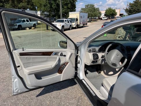 Used 2007 Mercedes-Benz C 280 4MATIC Sedan image 9