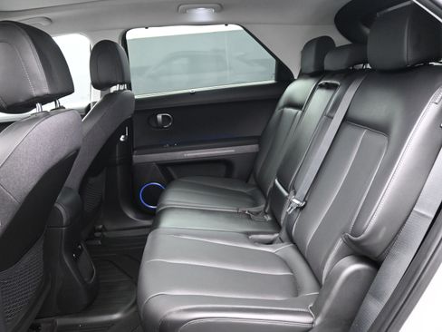 Used 2025 Hyundai Ioniq 5 Limited image 16