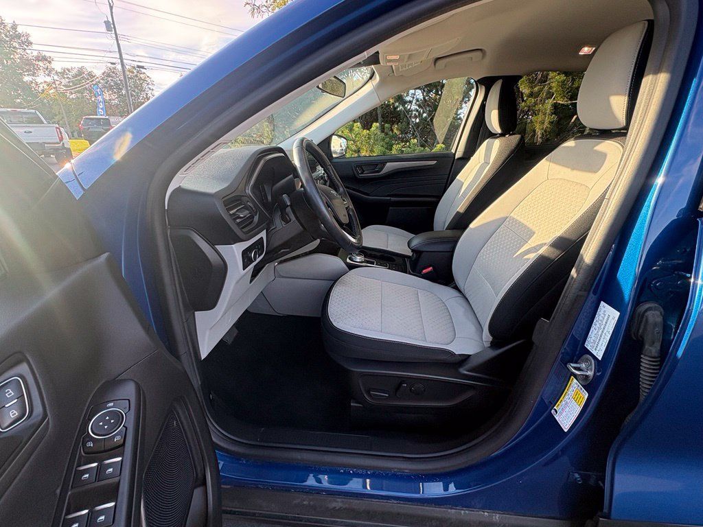 Used 2023 Ford Escape Active AWD/4WD image 23