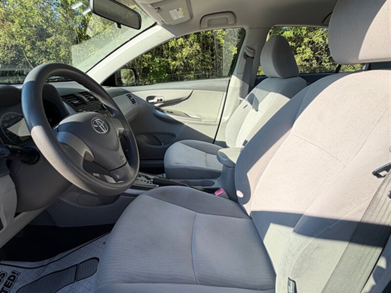 Used 2010 Toyota Corolla LE w/ All Weather Guard Pkg FWD image 17