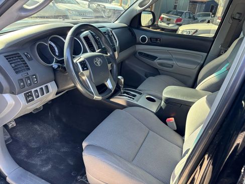 Used 2013 Toyota Tacoma PreRunner image 8