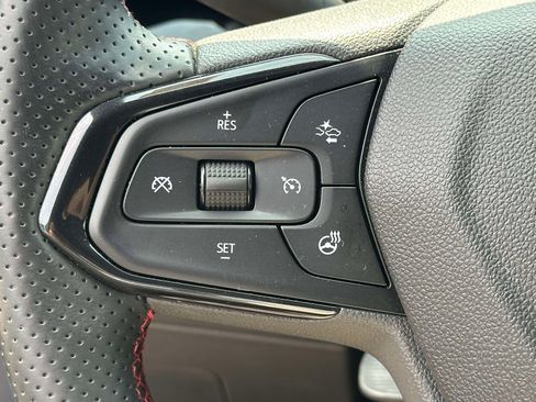 Used 2024 Chevrolet Trax RS w/ Driver Confidence Package FWD image 19