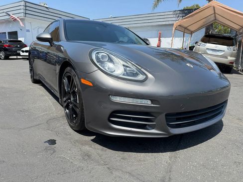 Used 2014 Porsche Panamera 4 AWD/4WD image 9