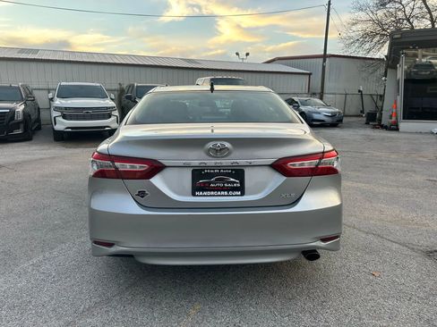Used 2019 Toyota Camry XLE image 4