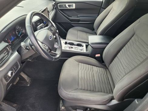 Used 2020 Ford Explorer XLT image 9