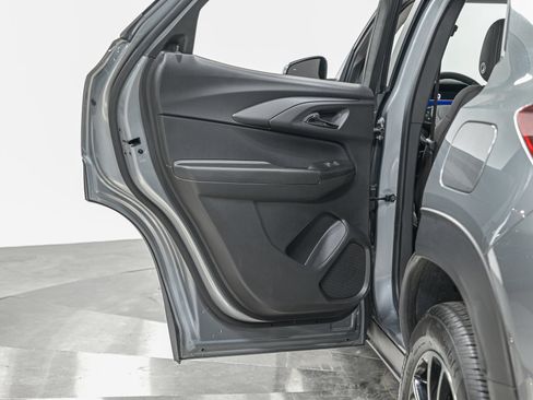 Used 2024 Chevrolet TrailBlazer LT w/ LT Cold Weather Package FWD image 24
