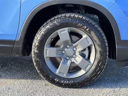 Used 2025 Honda Ridgeline TrailSport image 12