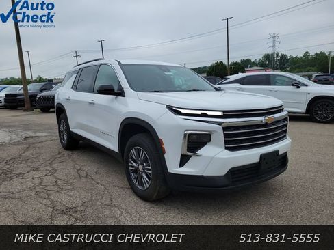 Used 2026 Chevrolet Traverse LT AWD/4WD image 7