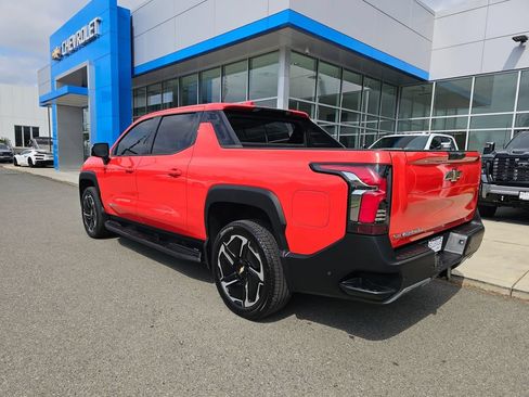 Used 2025 Chevrolet Silverado EV LT w/ LT Premium Package AWD/4WD image 13