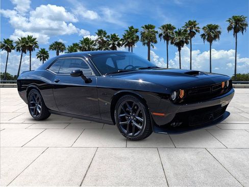 Used 2023 Dodge Challenger R/T w/ Plus Package image 2