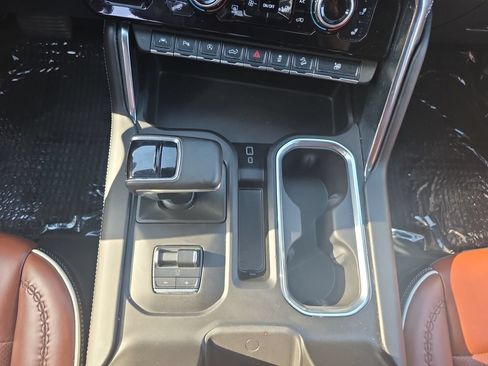 Used 2024 GMC Sierra 1500 Denali Ultimate AWD/4WD image 12