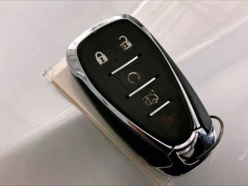 Used 2017 Chevrolet Malibu Hybrid w/ Leather Package image 10