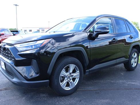 Used 2023 Toyota RAV4 XLE AWD/4WD image 3