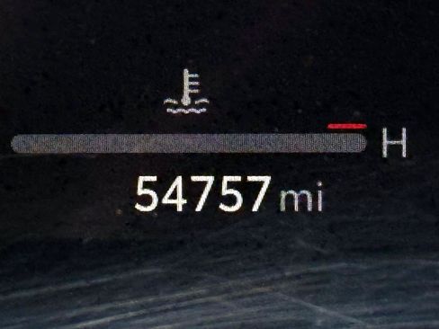 Used 2025 Toyota Camry XLE FWD image 30