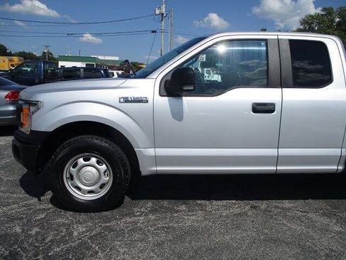 Used 2018 Ford F150 XL w/ Equipment Group 101A Mid AWD/4WD image 4
