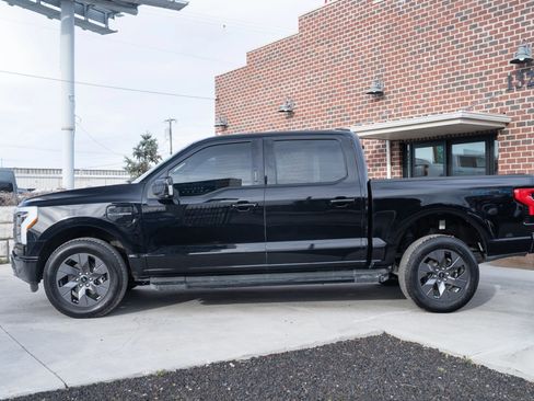 Used 2022 Ford F150 Lightning Lariat image 3