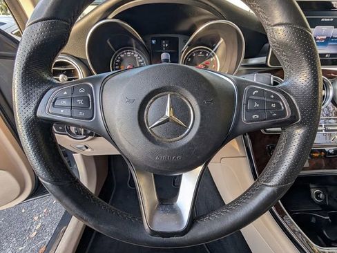 Used 2018 Mercedes-Benz GLC 300 image 30