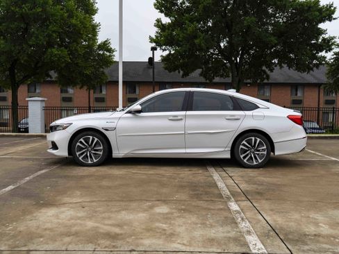 Used 2021 Honda Accord EX image 6