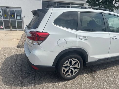 Used 2024 Subaru Forester Premium AWD/4WD image 4