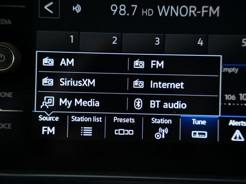 Used 2022 Volkswagen Taos SE image 20