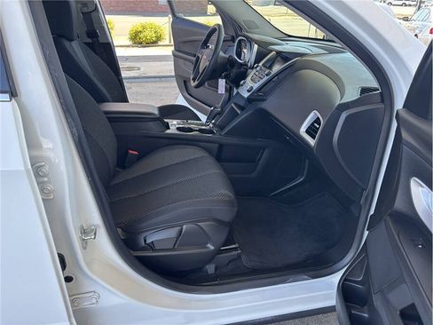 Used 2016 Chevrolet Equinox LS FWD image 15
