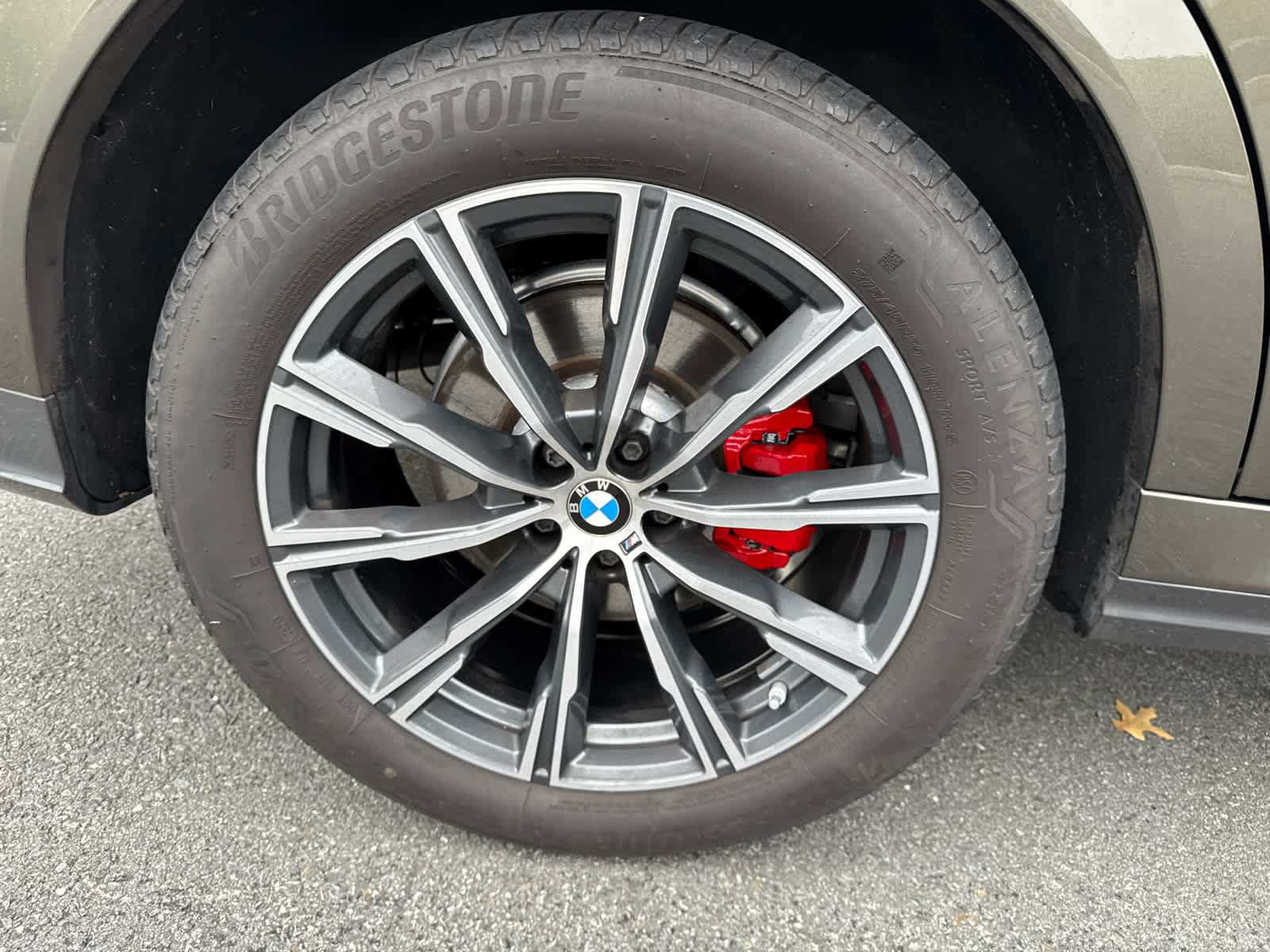 Used 2022 BMW X6 xDrive40i w/ Executive Package AWD/4WD image 31