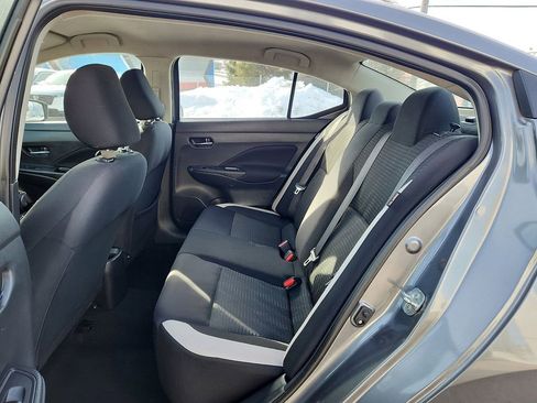 Used 2021 Nissan Versa SV image 6