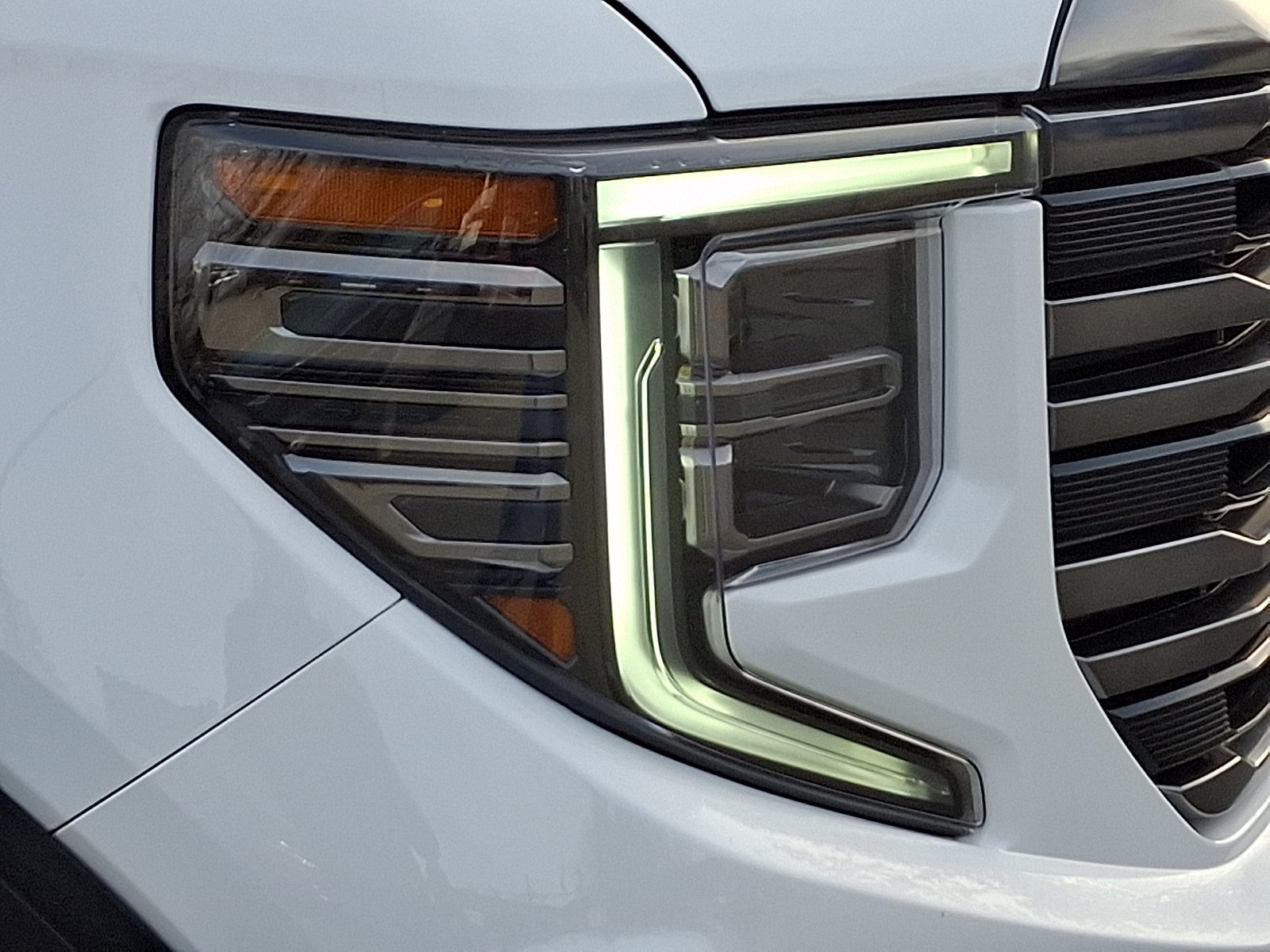 Certified 2023 GMC Sierra 1500 AT4 w/ AT4 Preferred Package AWD/4WD image 9