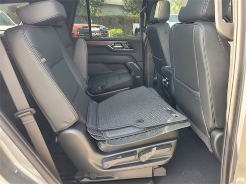 New 2026 GMC Yukon Denali w/ Sun & Power Step Package image 16