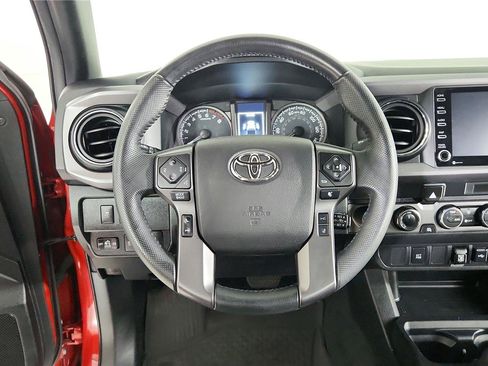 Used 2022 Toyota Tacoma TRD Off-Road AWD/4WD image 12