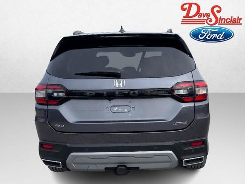 Used 2023 Honda Pilot Touring image 8