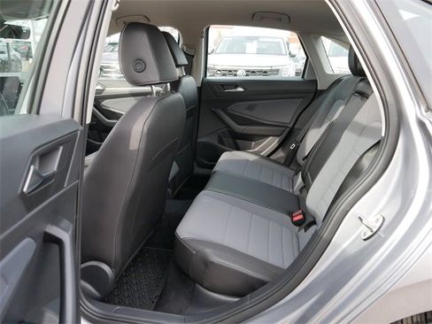 Certified 2025 Volkswagen Jetta SE image 17