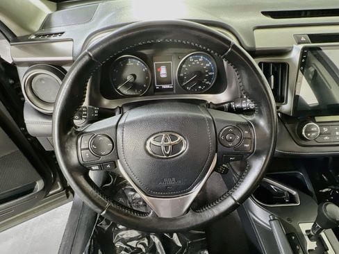 Used 2018 Toyota RAV4 XLE w/ Plus Extra Value Package AWD/4WD image 11