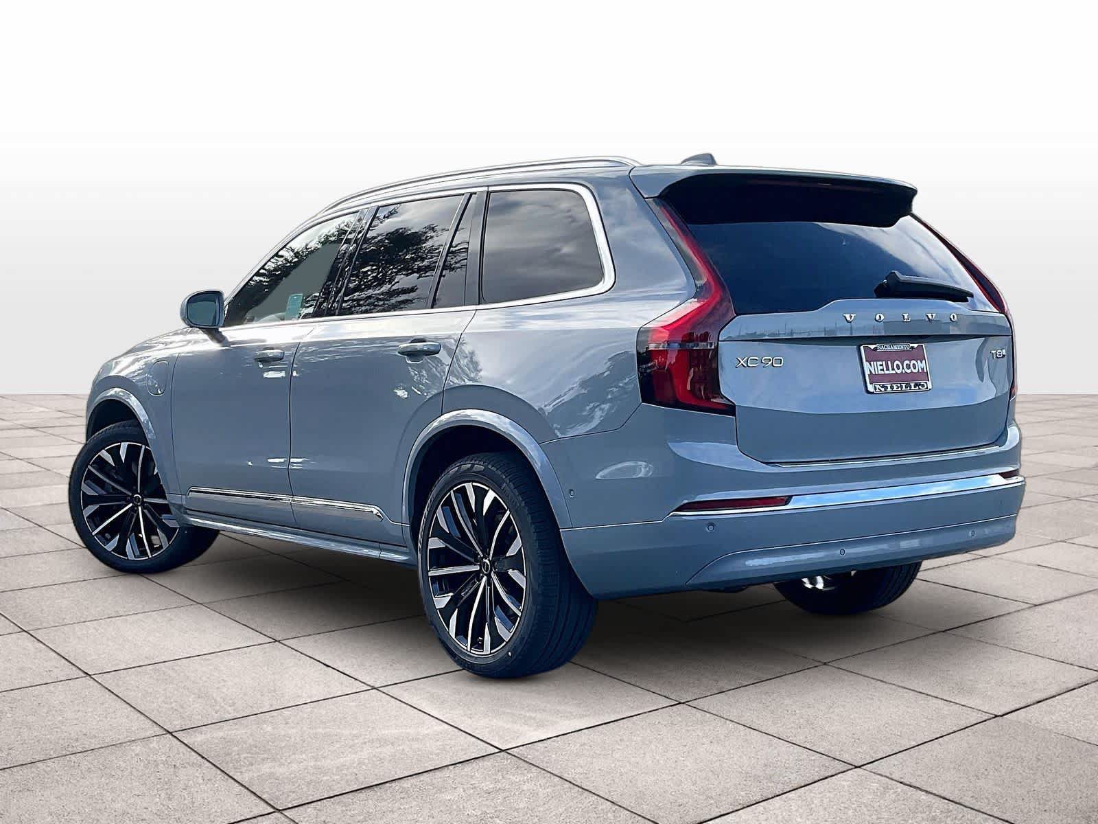New 2027 Volvo XC90 T8 Plus AWD/4WD image 3