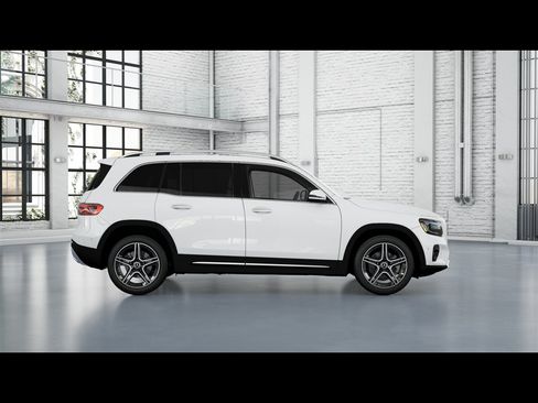 Certified 2026 Mercedes-Benz GLB 250 4MATIC image 11