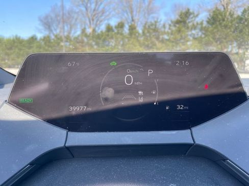 Used 2024 Toyota Prius LE FWD image 24