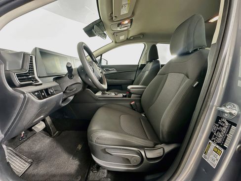 Used 2025 Kia Sportage LX FWD image 13