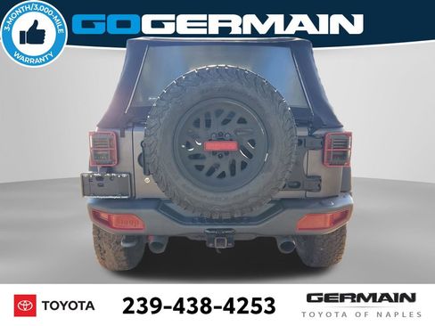 Used 2018 Jeep Wrangler Unlimited Sahara w/ Connectivity Group image 10