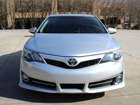 Used 2012 Toyota Camry SE image 5