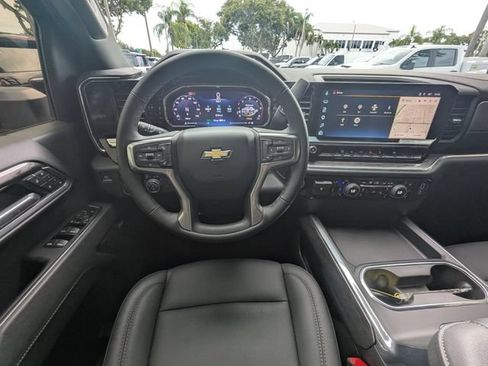 Used 2026 Chevrolet Silverado 2500 LTZ w/ LTZ Convenience Package AWD/4WD image 17