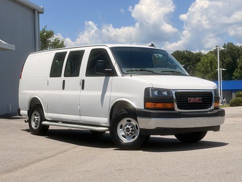 Used 2025 GMC Savana 2500 w/ Driver Convenience Package RWD image 2